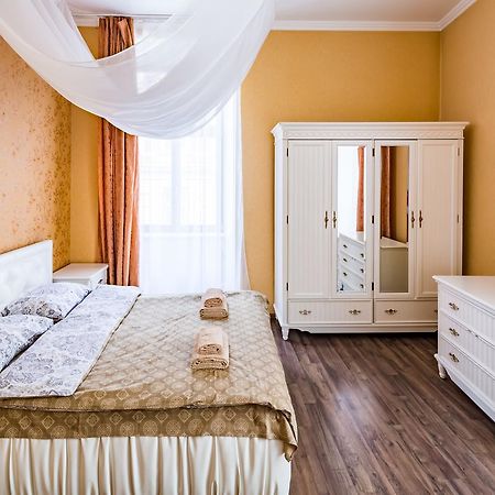 2 Virmens'Ka Apartment Lviv Buitenkant foto