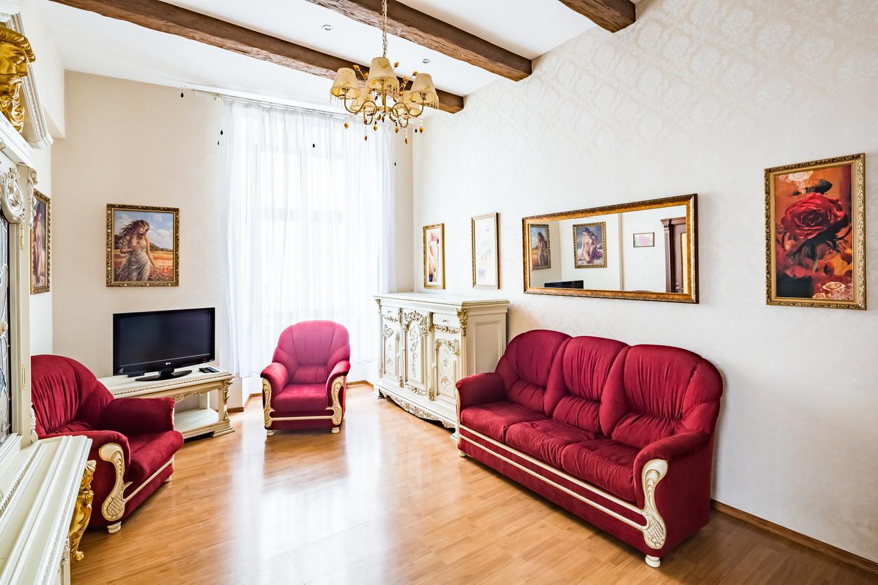 2 Virmens'Ka Apartment Lviv Buitenkant foto