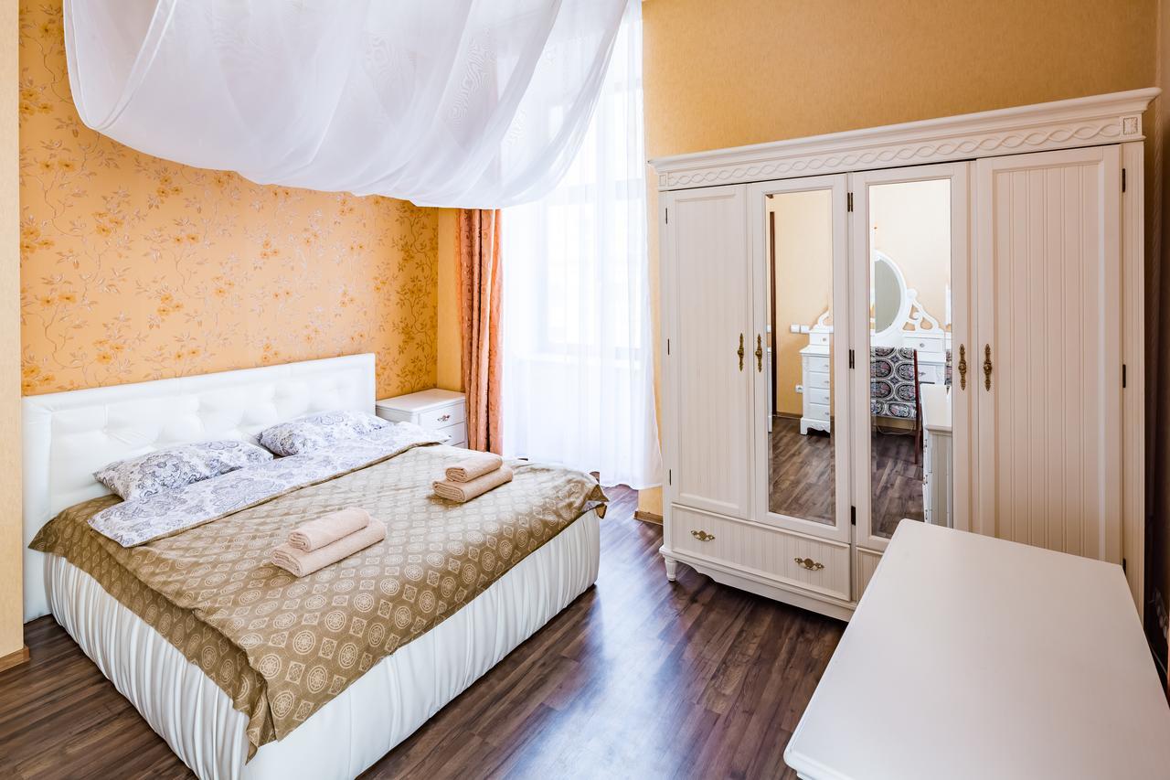 2 Virmens'Ka Apartment Lviv Buitenkant foto