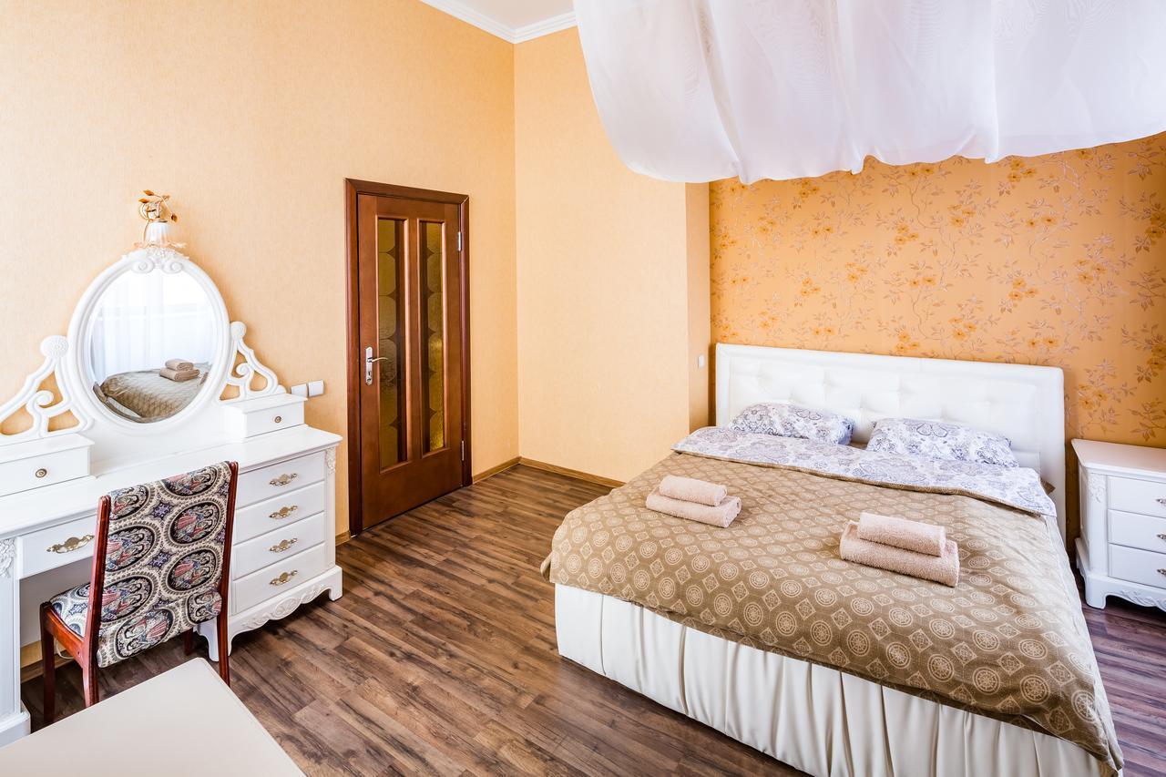 2 Virmens'Ka Apartment Lviv Buitenkant foto