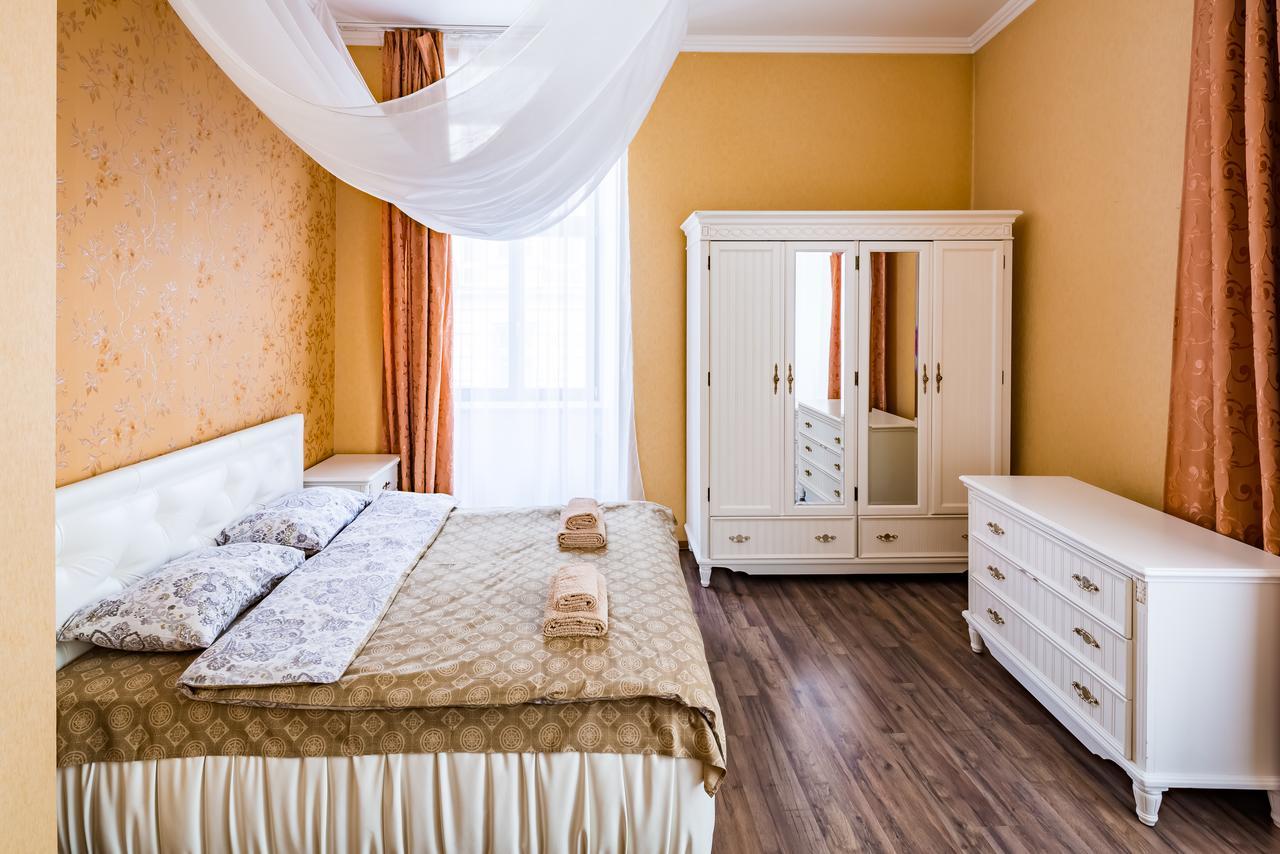 2 Virmens'Ka Apartment Lviv Buitenkant foto