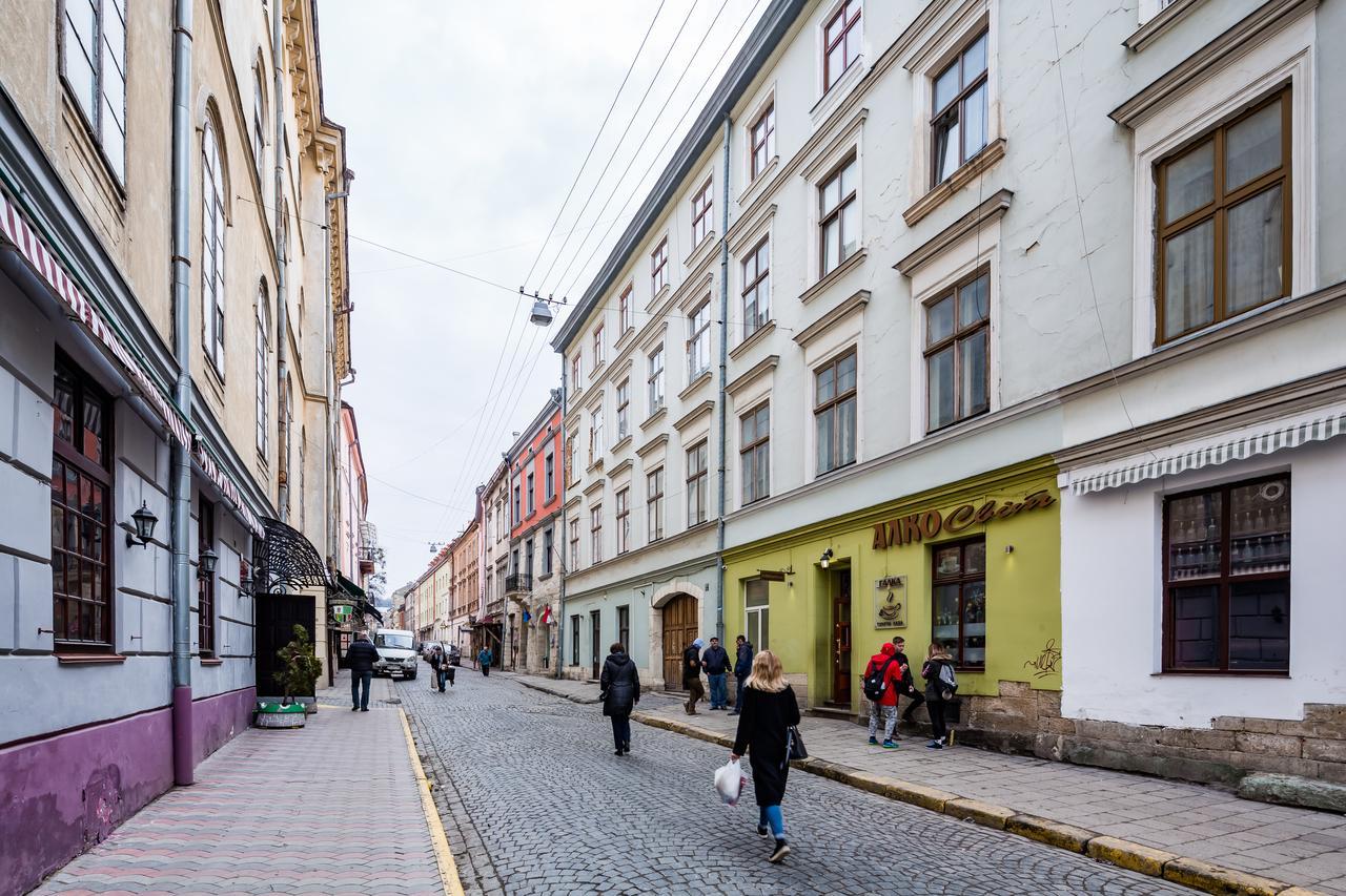 2 Virmens'Ka Apartment Lviv Buitenkant foto
