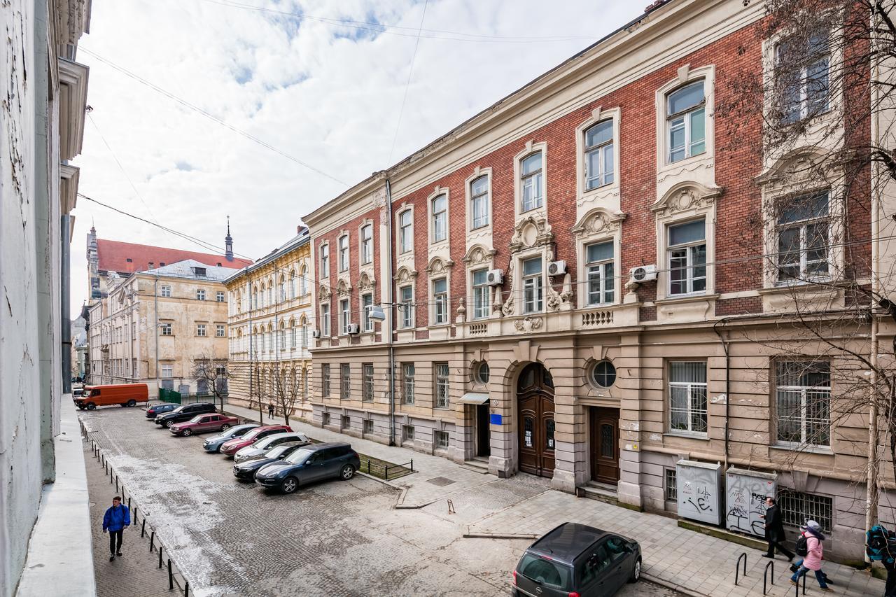 2 Virmens'Ka Apartment Lviv Buitenkant foto
