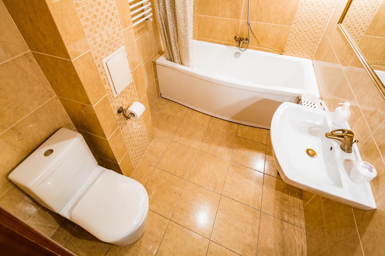 2 Virmens'Ka Apartment Lviv Buitenkant foto