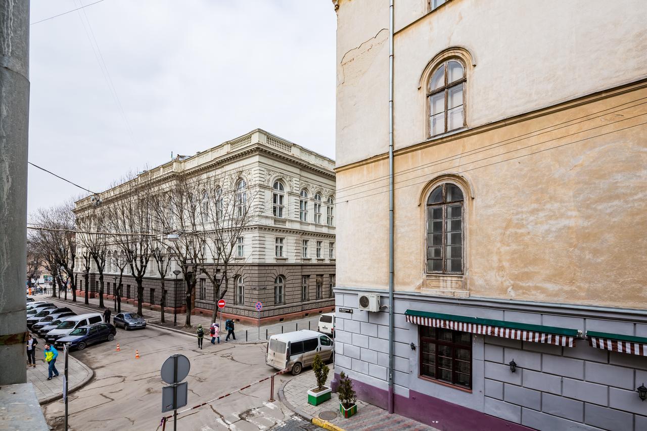 2 Virmens'Ka Apartment Lviv Buitenkant foto